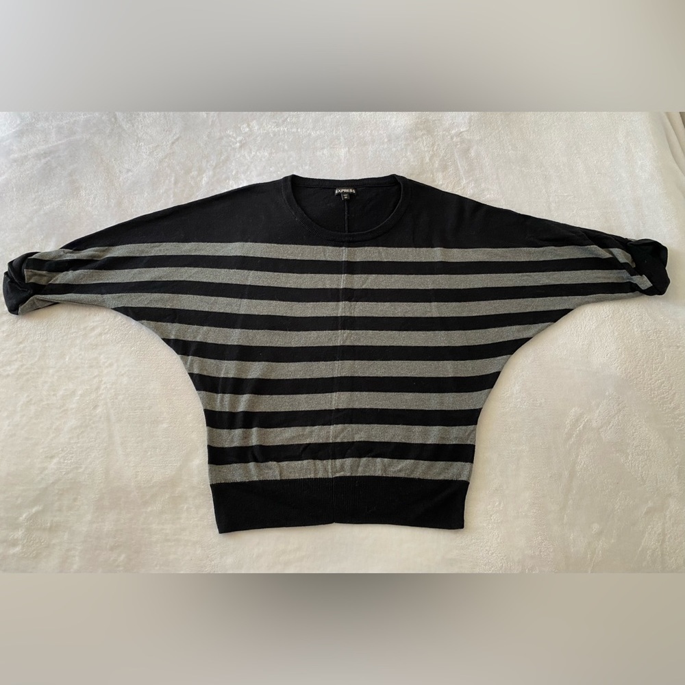 EXPRESS Short Sleeve Black Stripped Round Neck Pullover‎ Sweater Size XS